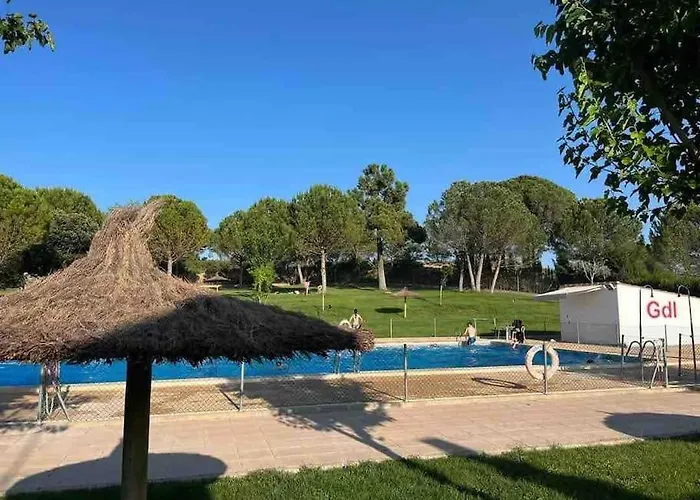 Agradable Casa Con Chimenea Interior Y Barbacoa.