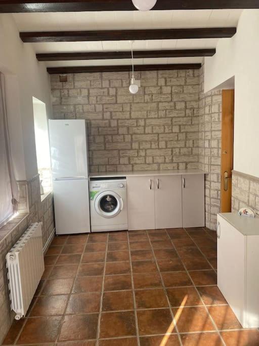 Holiday home Agradable Casa Con Chimenea Interior Y Barbacoa.