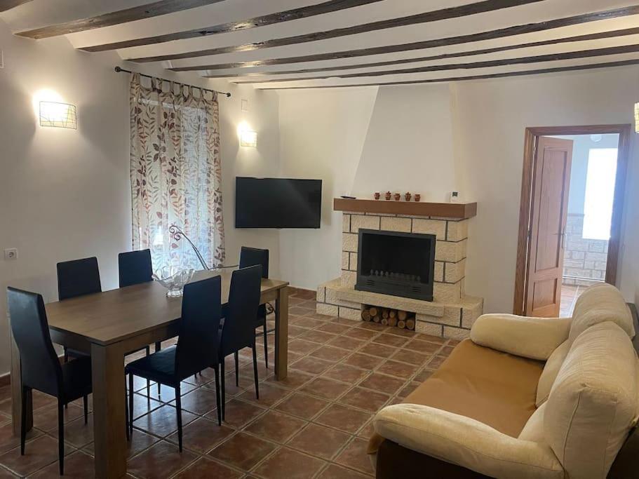Holiday home Agradable Casa Con Chimenea Interior Y Barbacoa. *