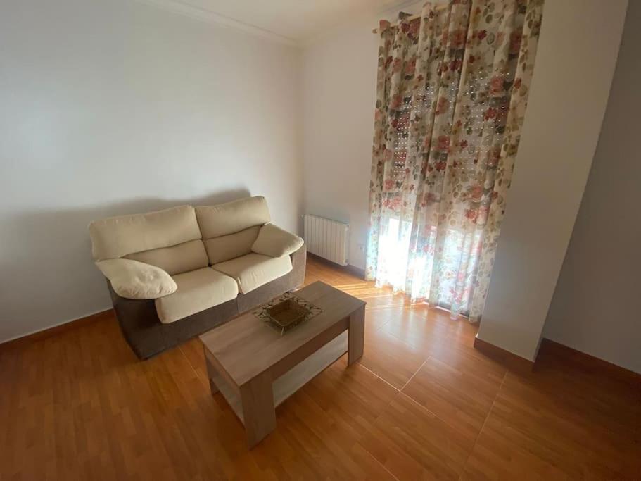Holiday home Agradable Casa Con Chimenea Interior Y Barbacoa.